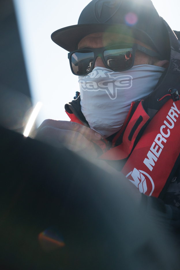 KOMIN FOX RAGE LIGHT GREY SNOOD