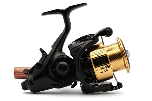 KOŁOWROTEK Z WOLNYM BIEGIEM DAIWA GS BR LT 4000-C