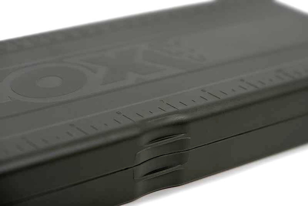 PIÓRNIK NA PRZYPONY FOX EDGES LARGE AND DISC BOX 35,5x13x3,5cm