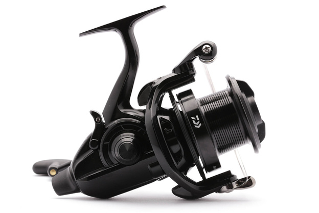 KOŁOWROTEK DAIWA EMBLEM BR 25A