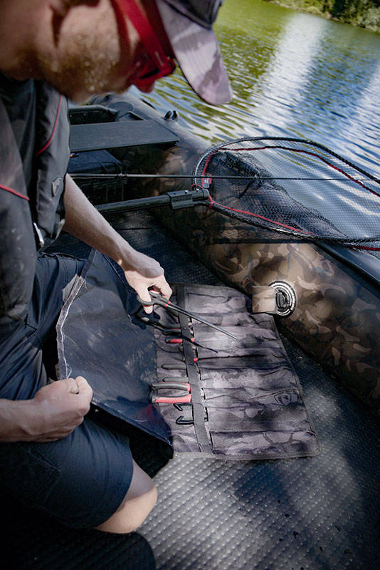 POKROWIEC NA NARZĘDZIA WĘDKARSKIE FOX RAGE