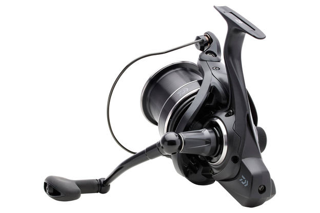 KOŁOWROTEK DAIWA 23 EMBLEM 35 SCW QD