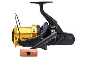 KOŁOWROTEK DAIWA 23 EMBLEM 45 SCW QD-OT