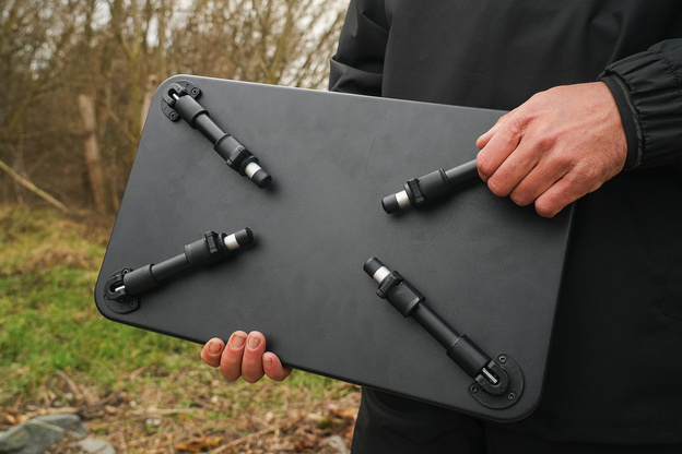 STOLIK BIWAKOWY BLACK CAT 49,5x30x18-25cm