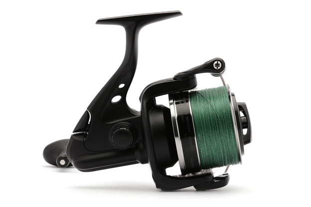 KOŁOWROTEK OKUMA BOMBER SPOD BBS 7000s