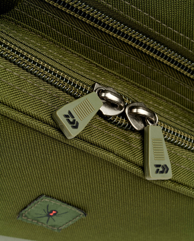 TORBA DAIWA BLACK WIDOW COOL BAIT BAG L - 36x29x24cm