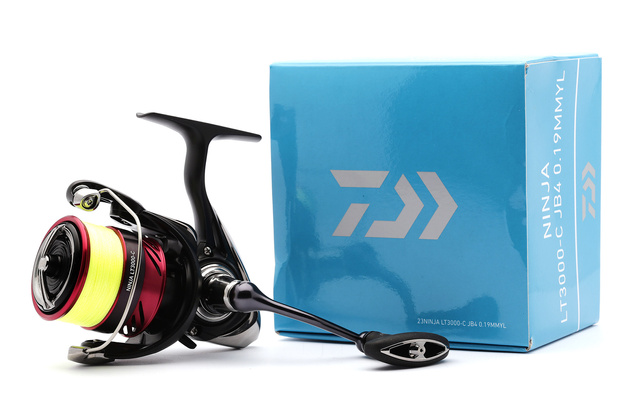 KOŁOWROTEK Z PLECIONKĄ 0,17mm - DAIWA 23 NINJA LT 2500