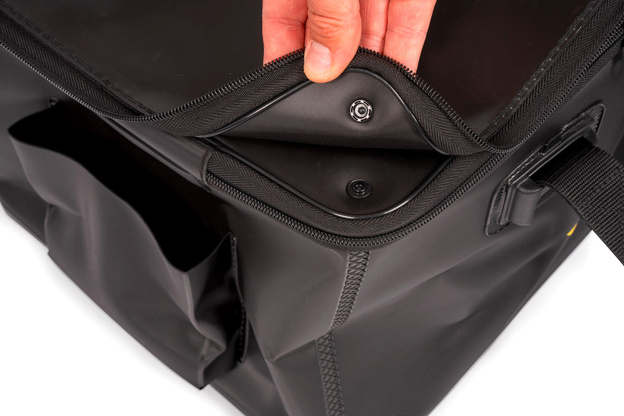 POJEMNIK NA ŻYWE PRZYNĘTY BLACK CAT XL BAIT CARRIER 61x42x35 cm