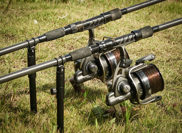 OBROTOWY UCHWYT ZACISKOWY PROLOGIC NA DOLNIK