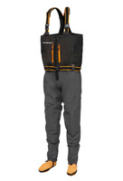 16089 - SAVAGE GEAR SPODNIOBUTY ZE SKARPETAMI SG8 CHEST ZIP