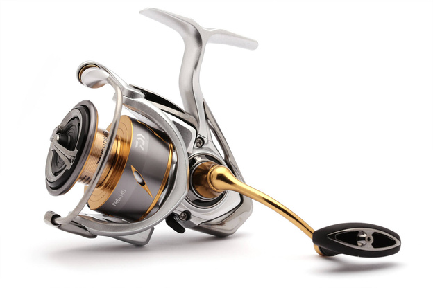 KOŁOWROTEK DAIWA 21 FREAMS LT 3000-C