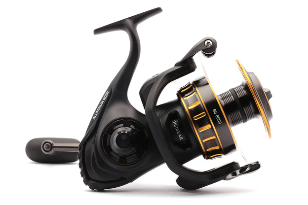 KOŁOWROTEK DAIWA BG 8000