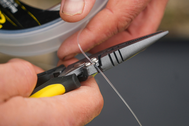 SZCZYPCE Z ROZWIERACZEM KÓŁEK ŁĄCZNIKOWYCH BLACK CAT 18cm