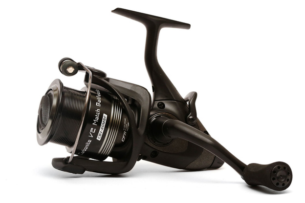 KOŁOWROTEK OKUMA CARBONITE V2 MATCH BAITFEEDER