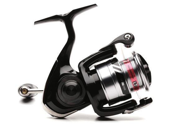 KOŁOWROTEK DAIWA RX LT 2000