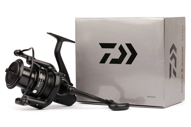 KOŁOWROTEK DAIWA BLACK WIDOW 5500A