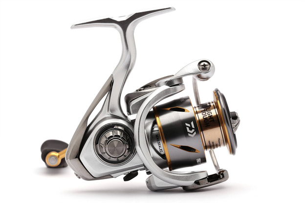 KOŁOWROTEK DAIWA 21 FREAMS LT 1000D