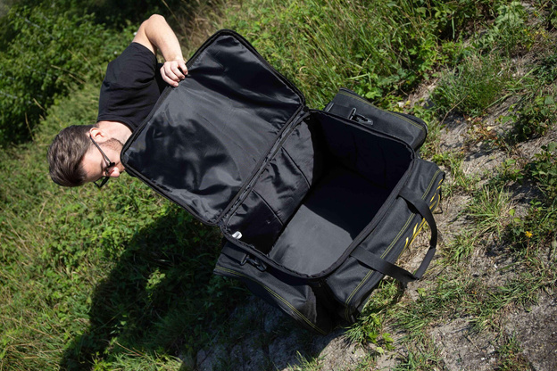 TORBA WĘDKARSKA BLACK CAT BLCK LARGE 76x48x48 cm