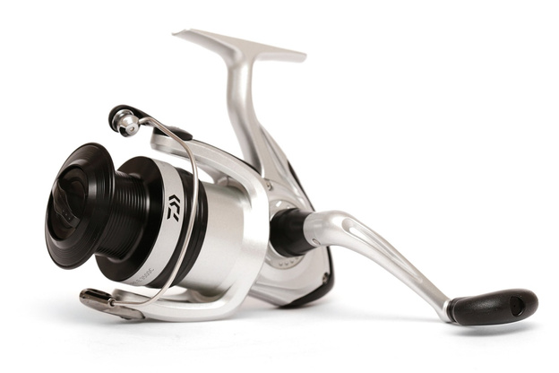 KOŁOWROTEK DAIWA SWEEPFIRE E 2500C