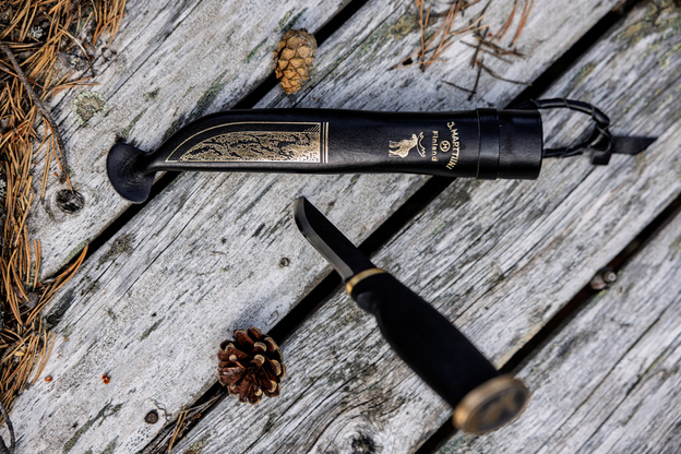 NÓŻ WĘDKARSKI MARTTIINI MOOSE BLACK IN WOODEN BOX - 19,5cm