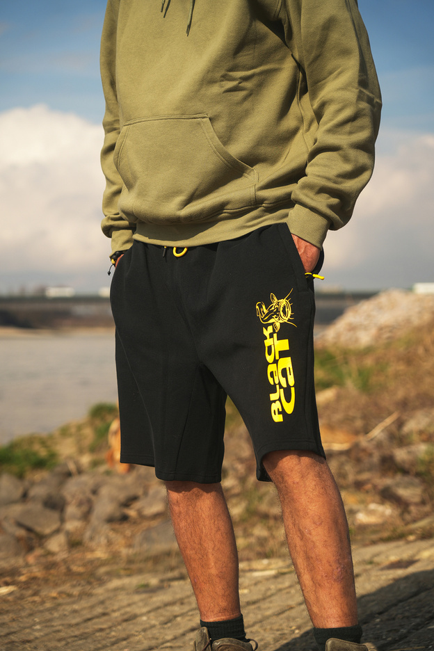 KRÓTKIE SPODENKI BLACK CAT BLACK JOGGERS SHORTS