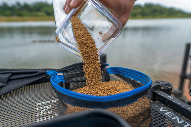 POJEMNIK PRESTON SUPERA X PELLET WETTER 18x18x9cm