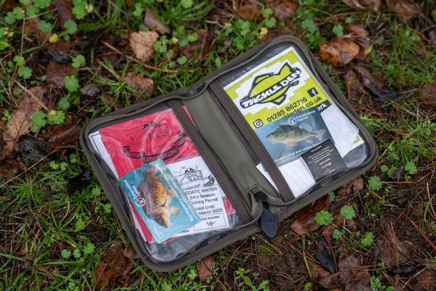 PORTFEL NA PRZYPONY I DOKUMENTY AVID RVS LICENCE WALLET 20x14,5x3,5 cm