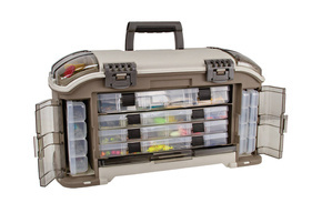 SKRZYNIA NA PRZYNĘTY I AKCESORIA PLANO GUIDE ANGLED 55,1x31,0x30,5cm