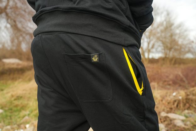 SPODNIE BLACK CAT BLACK JOGGERS