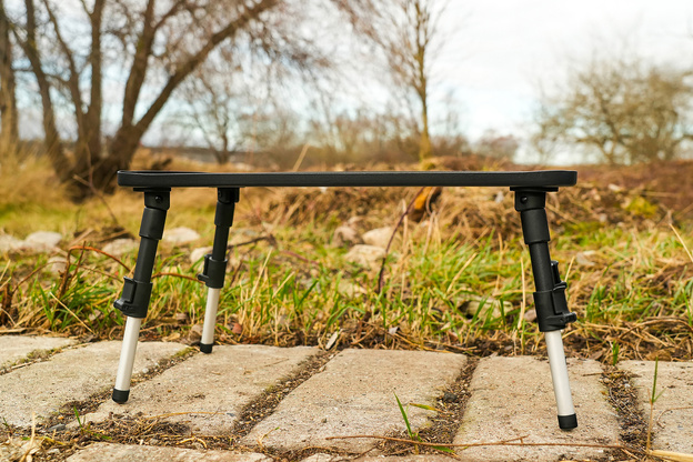 STOLIK BIWAKOWY BLACK CAT 49,5x30x18-25cm