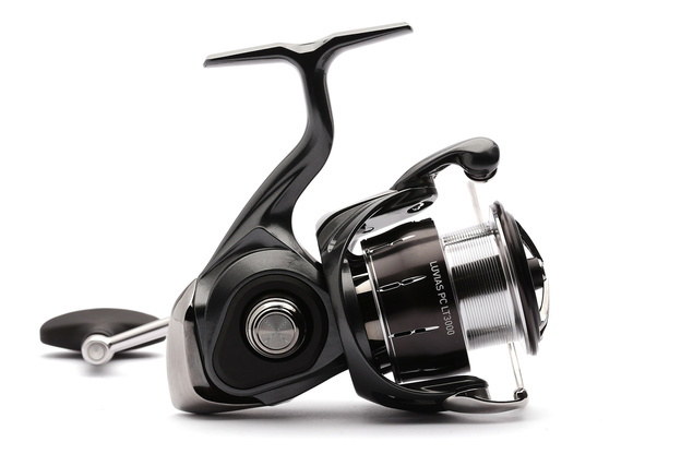 KOŁOWROTEK DAIWA 24 LUVIAS LT 4000D