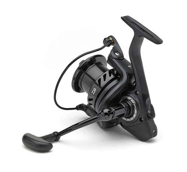 KOŁOWROTEK DAIWA BLACK WIDOW 25A