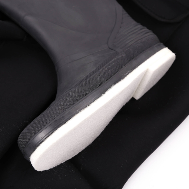 SPODNIOBUTY NEOPRENOWE ABU GARCIA Z FILCOWĄ PODESZWĄ 4mm