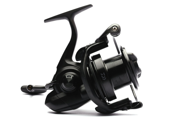 KOŁOWROTEK DAIWA EMBLEM 25 C QD