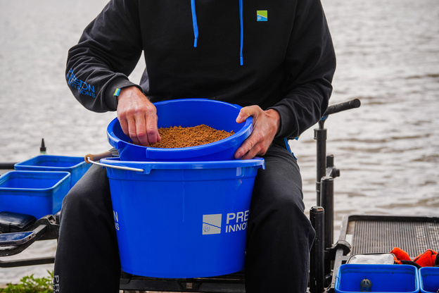 WIADRO PRESTON Z POKRYWKĄ I MISKĄ 25l