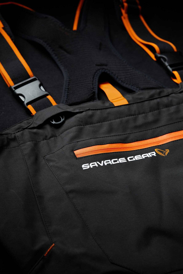 SPODNIOBUTY ZE SKARPETAMI SAVAGE GEAR SG8 CHEST