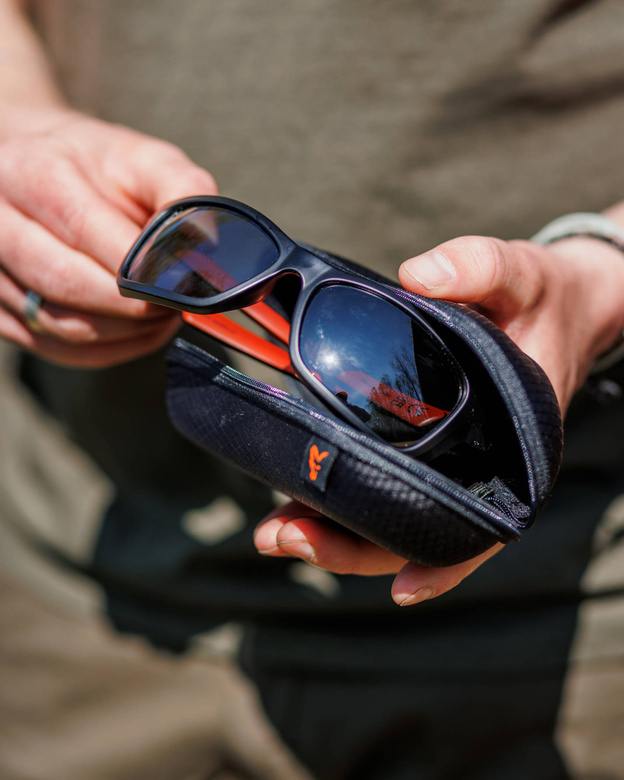 OKULARY POLARYZACYJNE FOX WRAPS WRAPS BLACK/ORANGE - GREY LENS