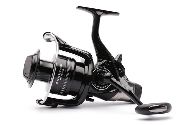 KOŁOWROTEK DAIWA BLACK WIDOW BR 4000A