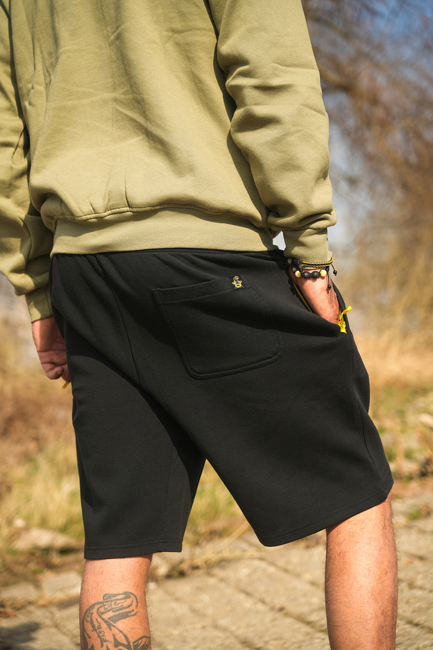 KRÓTKIE SPODENKI BLACK CAT BLACK JOGGERS SHORTS