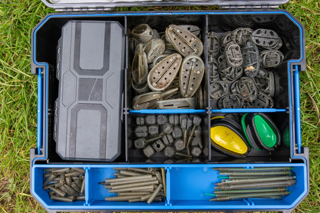 PUDEŁKO PRESTON HARDCASE FEEDER SYSTEM 35x27x10 cm