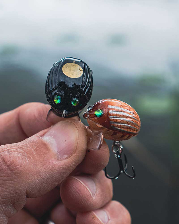 WOBLER SALMO LIL'BUG FLOATING 3cm- BLACK BUG