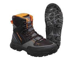 160 - SAVAGE GEAR BUTY DO BRODZENIA Z PODESZWĄ TREKKINGOWĄ SG8
