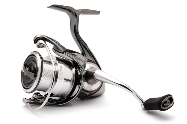 KOŁOWROTEK DAIWA EXIST PC LT 2500