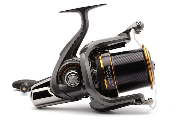 KOŁOWROTEK DAIWA 24 CROSSCAST SURF 45 SCW QD 5000C