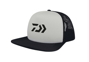 CZAPKA Z DASZKIEM DAIWA D-VEC WHITE/BLACK