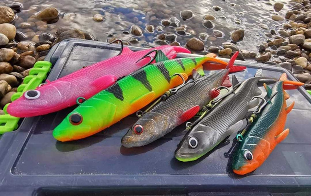 GUMA MADCAT PELAGIC CAT LURE 21cm-FLUO PINK UV