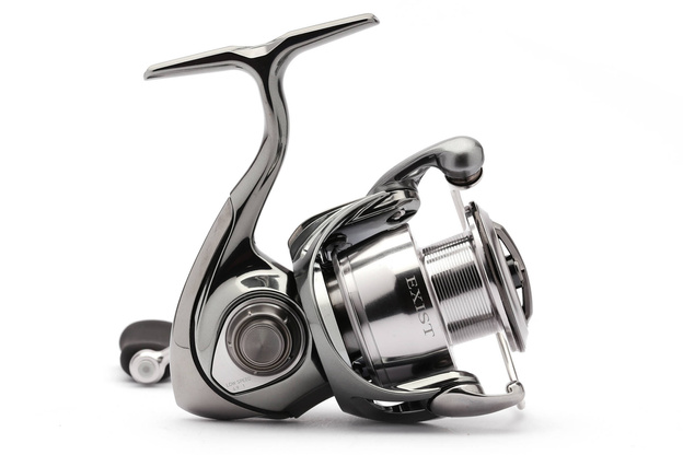 KOŁOWROTEK DAIWA EXIST PC LT 2000D-P