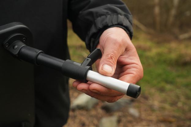 STOLIK BIWAKOWY BLACK CAT 49,5x30x18-25cm