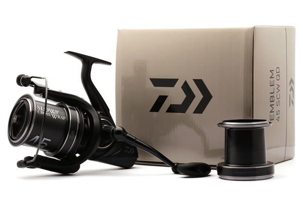 KOŁOWROTEK DAIWA 23 EMBLEM 45 SCW QD